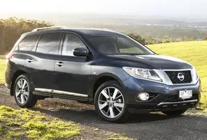 Nissan Pathfinder R52